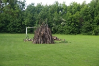 Ognisko przed rozpaleniem